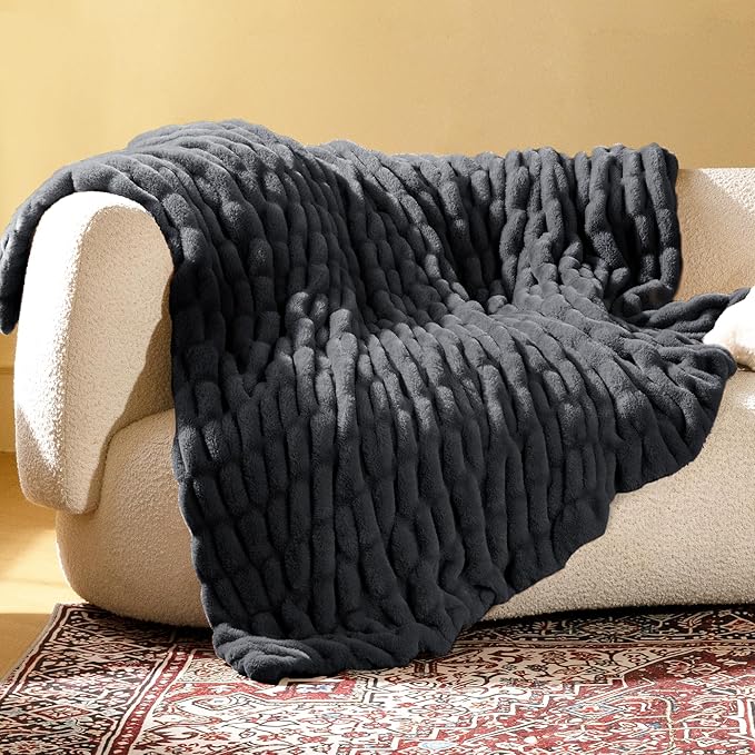 Blankets & Throws