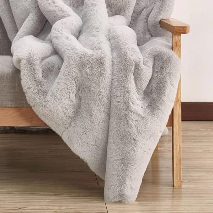 ORINOVA Grey Faux Rabbit Washable Furry Fur Area Rugs for Living Room Bedroom Gray Fluffy Sheepskin Rug Nursery Decor 4x6 Area Rug