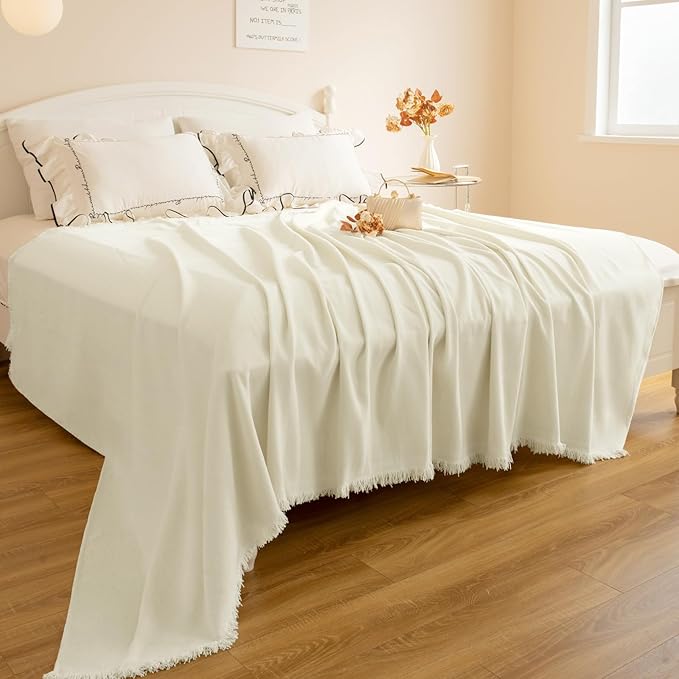 Couch Cover for Dogs, Boho Sofa Covers for 3 Cushion Couch, Chenille Sofa Slipcover for Pets Washable, L-Shape Sectional Couch Loveseat Cover Soft Throw Blankets with Tassels(91x134,Cream)