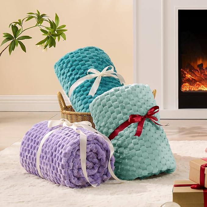 BEDELITE Fleece Throw Blanket for Couch & Bed - 3D Jacquard Decorative Teal Blanket, Super Soft and Cozy Warm Fuzzy Blanket All Seasons Suitable, 50x60Inches