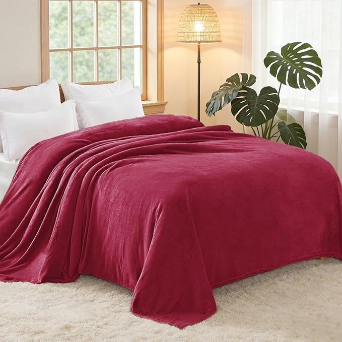 Exclusivo Mezcla Fleece Blankets Queen Size for Bed, Super Soft and Warm, All Season, Cozy, Plush, Lightweight, 90x90 Inches, Deep Red