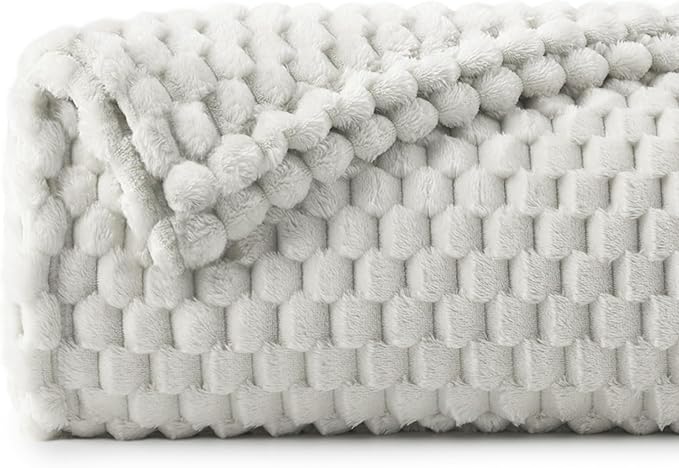 BEDELITE Fleece Blanket - 3D Jacquard Decorative Light Grey Throw Blankets for Couch & Bed, Soft and Cozy Warm Plush Fluffy Blanket All Seasons Suitable, 50x60Inches