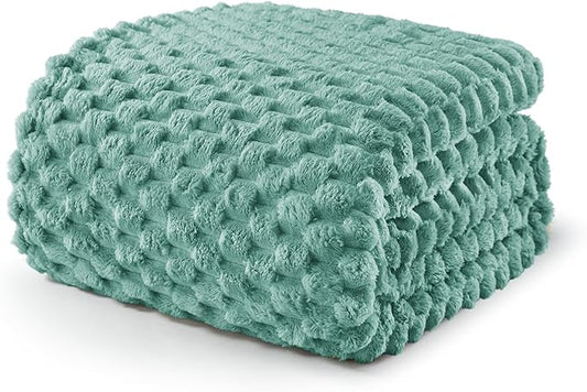 Exclusivo Mezcla Fleece King Blanket for Bed, Extra Large Fuzzy Celadon Bed Blankets, Soft Cozy Plush Sofa Throws for All Seasons, 90x104 Inches