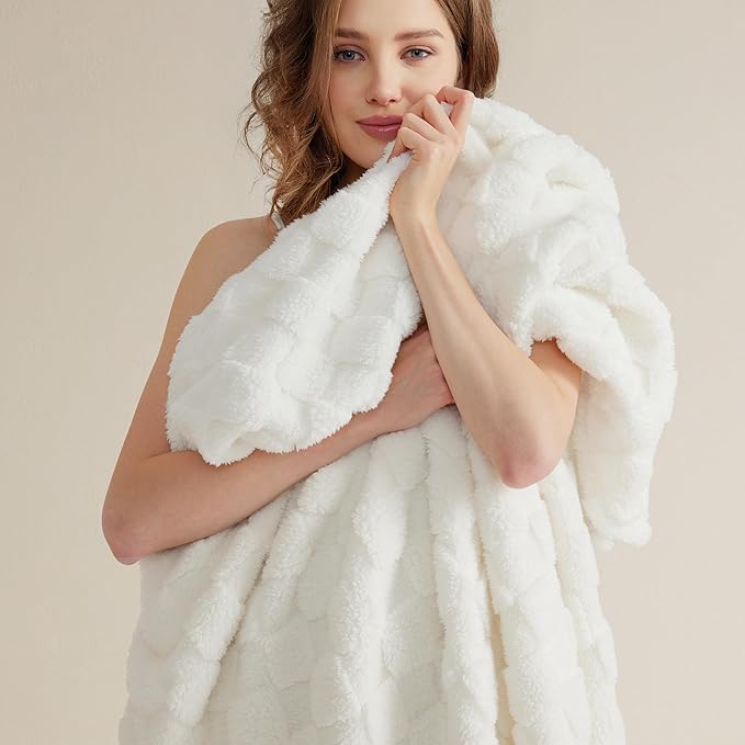 Bedsure GentleSoft King Size Blanket for Bed - Super Soft Cozy Blankets for Kids Girls, Large Fuzzy Fleece Throw for Bedroom Decor, White,108x90 Inches
