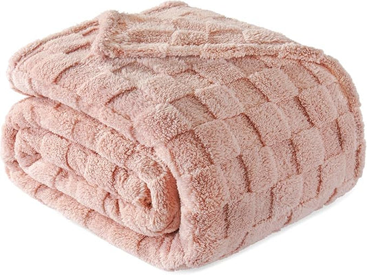 Exclusivo Mezcla Twin Size Flannel Fleece Blanket, Super Soft and Warm Lightweight Checkered Pattern Blankets for All Seasons, 60x80 Inches, Pink