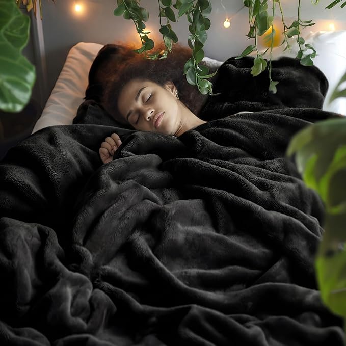 Bedsure GentleSoft Fleece Bed Blankets Full Size Black - Soft Lightweight Plush Fuzzy Cozy Luxury Blanket Microfiber, 84x90 inches