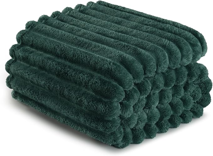 Exclusivo Mezcla Fleece Throw Blanket for Couch, Super Soft Striped Jacquard Bed Blanket, Lightweight Fuzzy Cozy for All Seasons, 50x60 Inches, Forest Green