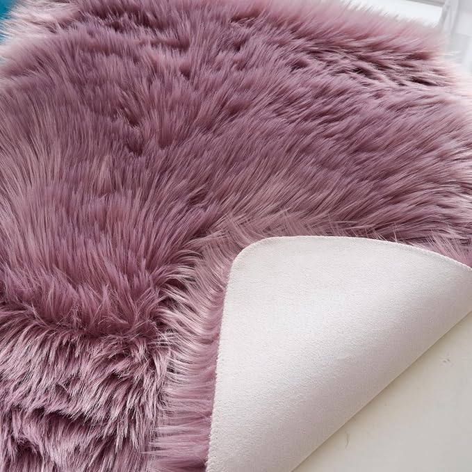 Arbosofe Ultra Soft Faux Fur Rug, Small Area Rugs, Light Purple Fluffy Shaggy Fur Rug for Bedroom & Living Room, Kids Room Decor, 2 x 3 Feet Sheepskin
