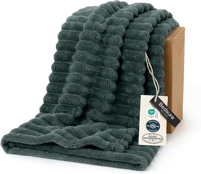 Bedsure GentleSoft Mallard Green Fleece Blanket for Couch - Cozy Soft Blankets for Women, Cute Small Throws for Girls, 50x70 Inches