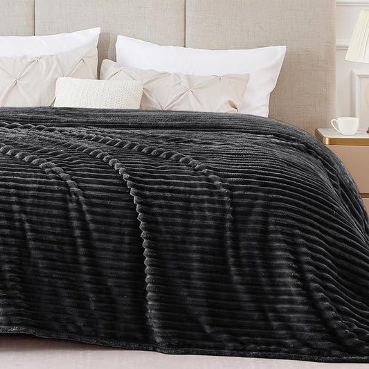 BEDELITE Fleece Blanket King Size – 3D Ribbed Jacquard Soft and Warm Decorative Fuzzy Blankets – Cozy, Fluffy, Plush Lightweight Throw Blankets for Couch, Bed, Sofa(Black, 108x90 inches)