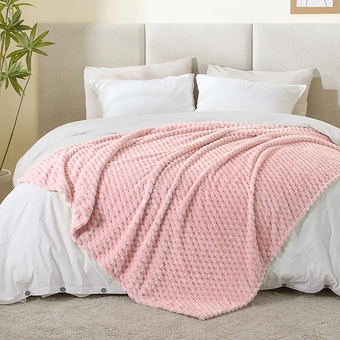 BEDELITE Fleece Blanket - 3D Jacquard Decorative Pink Throw Blankets for Women's Couch & Bed, Soft and Cozy Warm Plush Fluffy Blanket, Cute Birthday Gift for Women, 50x70 Inches