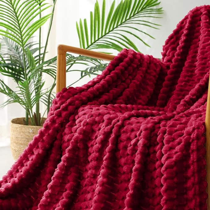 Exclusivo Mezcla Fleece Twin Blanket for Bed, Extra Large Fuzzy Deep Red Bed Blankets, Soft Cozy Plush Sofa Throws for All Seasons, 90x66 Inches