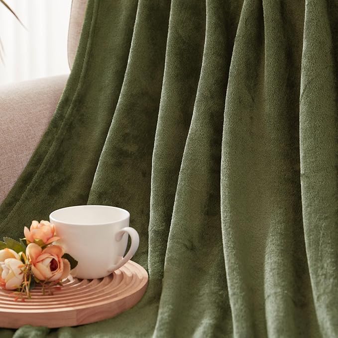 Exclusivo Mezcla Fleece Blanket Twin Size for Bed, Super Soft and Warm, All Season, Cozy, Plush, Lightweight, 60x80 Inches Olive Green