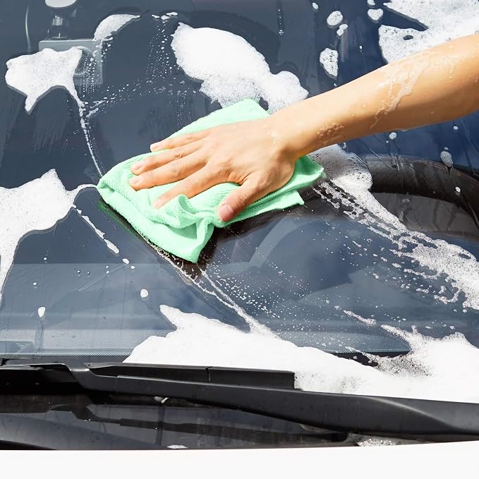 Amazon Basics Microfiber Cleaning Cloths, Ultra Absorbent, Scratch Free - Image 4