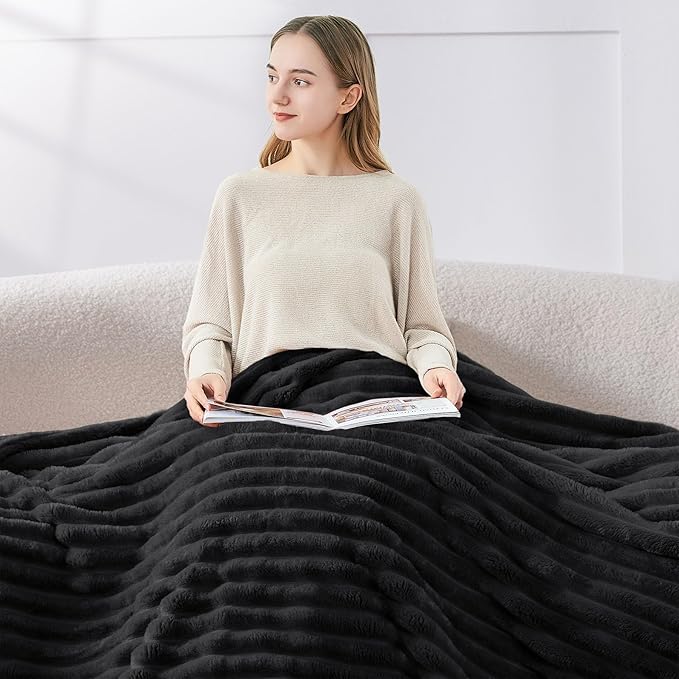 BEDELITE Full Size Blanket for Bed, 300GSM Soft & Warm Fleece Black Blanket, Decorative and Giftable Striped Blankets for Women, Men, 84"x90"