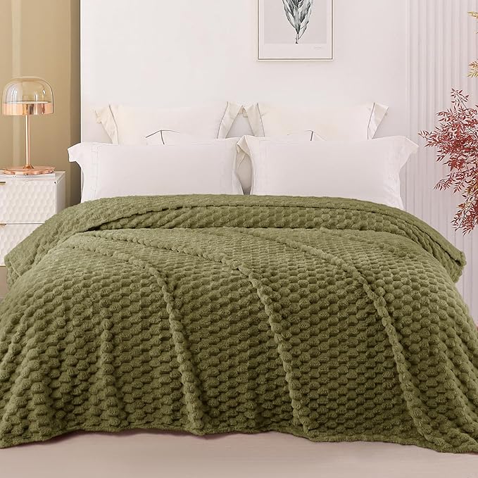 Exclusivo Mezcla Fleece Queen Blanket for Bed, Extra Large Fuzzy Olive Green Bed Blankets, Soft Cozy Plush Sofa Throws for All Seasons, 90x90 Inches