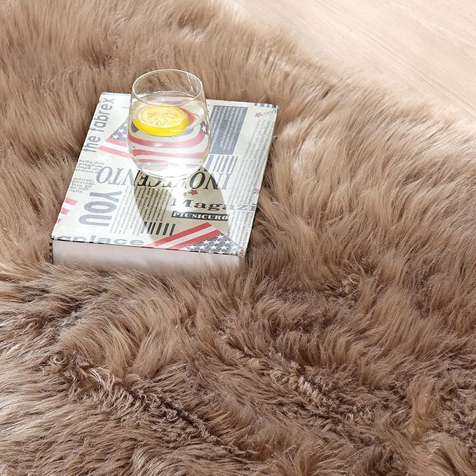 ORINOVA Beige Fuzzy Living Room Washable Area Rug 5ft Round Shag Faux Sheepskin Nursery Rug for Bedroom Teen Room Home Decor Soft Fluffy Circle Carpet